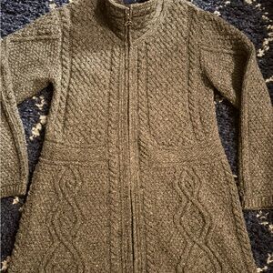 Nua Handmade Knitted Wool and Cashmere Blend Sweater Women's Size Medium Gray